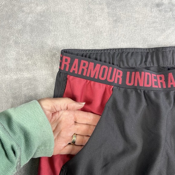 Under Armour Shorts Womens Small Loose Fit Gray Black Pockets Running Activewear - Picture 2 of 6